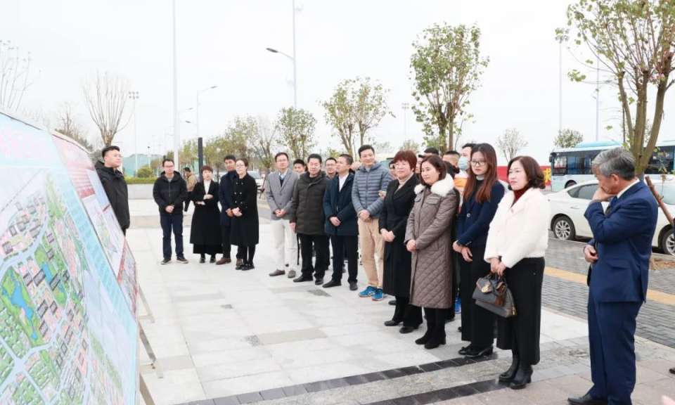 越南芒街市陈富坊代表团到中国东兴市东兴镇开展友好交流活动