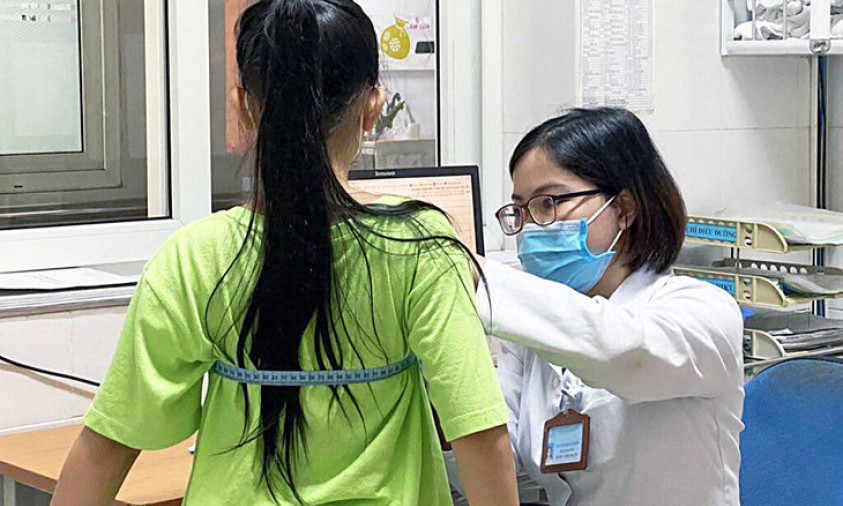 Trẻ dậy thì sớm, cha mẹ lo sốt vó