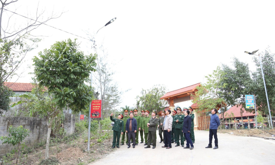 Lắp đặt hệ thống chiếu sáng vào khu bảo tồn văn hóa người Dao Thanh Y