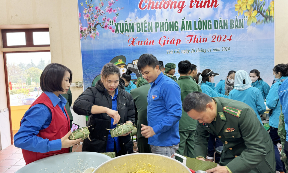 Xuân biên phòng - Ấm lòng dân bản nơi địa đầu Móng Cái