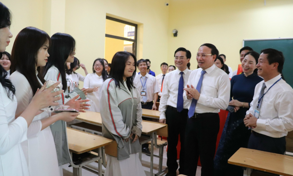 Bứt phá thành tích trong giáo dục mũi nhọn 
