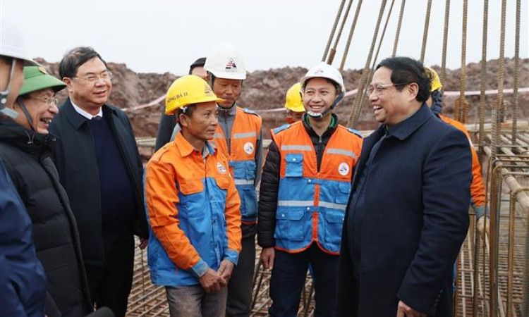 Thủ tướng kiểm tra, động viên thi công Dự án đường dây 500kV mạch 3 Quảng Trạch - Phố Nối 