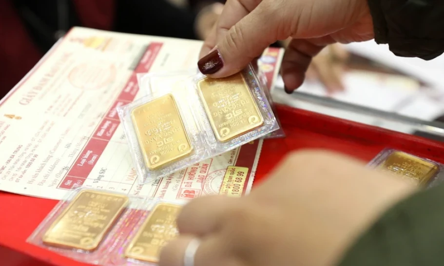 Thị trường vàng ít biến động khi chờ thông tin về lãi suất của Fed