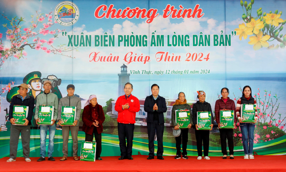 Chăm lo Tết cho hội viên, nông dân