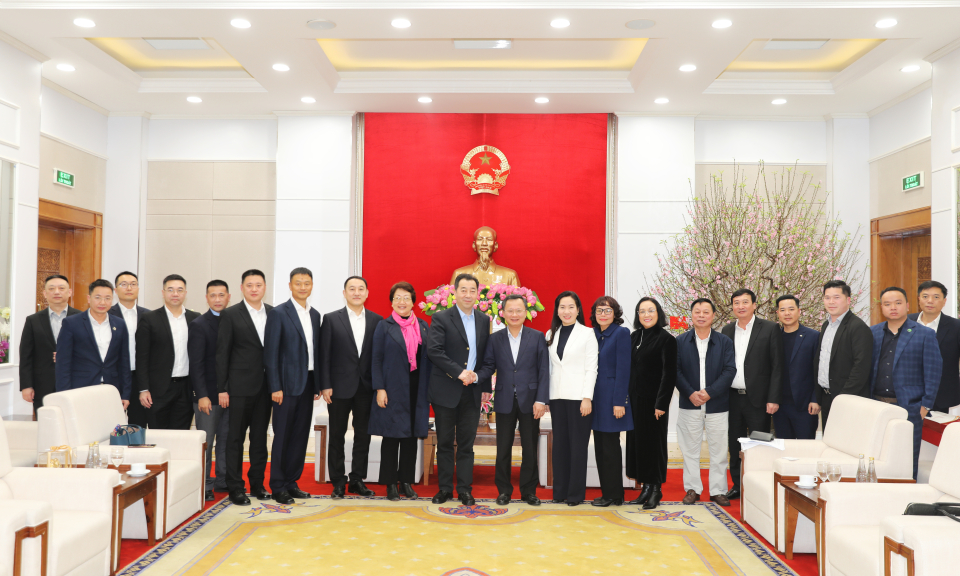 Chủ tịch UBND tỉnh làm việc với Cục hàng không dân dụng Trung Quốc
