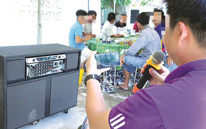 Dịp cận Tết, nhiều người tìm mua thiết bị phá sóng karaoke