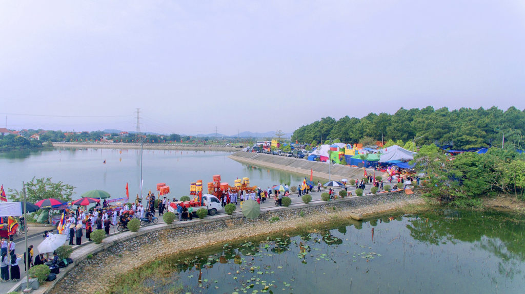 Đoàn rước trong lễ hội chùa Quỳnh Lâm năm 2023.