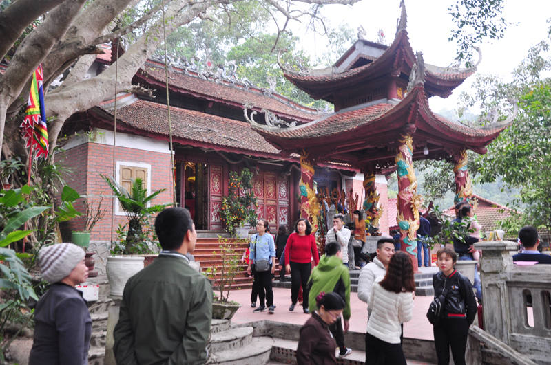 Cap Tien temple