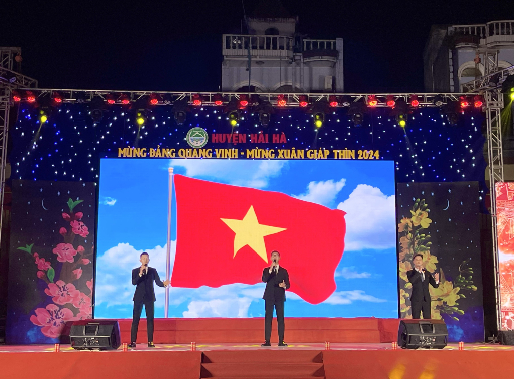 Tiết mục văn nghệ trong đêm giao thừa Mừng Đảng Quang vinh – Mừng Xuân Giáp Thìn 2024.