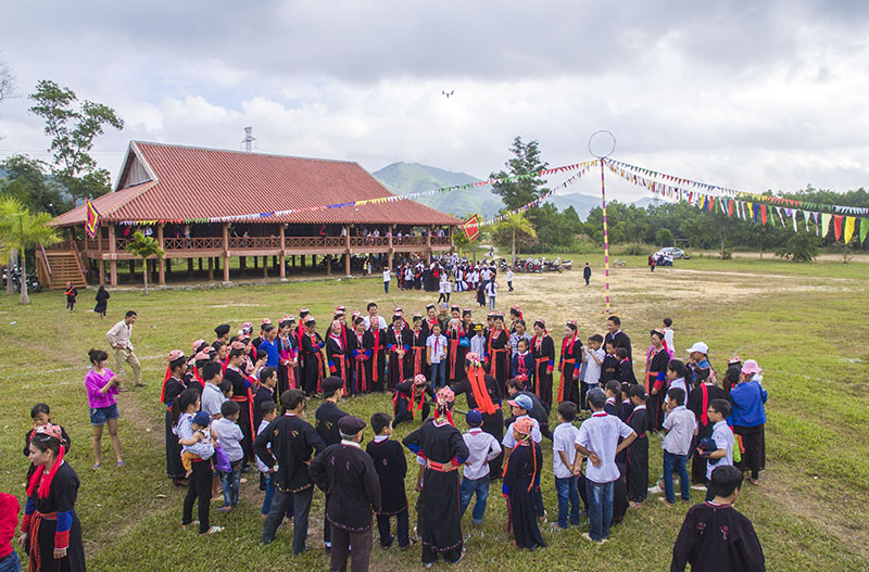 Hội làng Bằng Cả được tổ chức tại Khu Bảo tồn văn hoá người Dao Thanh Y thu hút nhân dân và du khách tham gia. Ảnh: Khánh Giang 