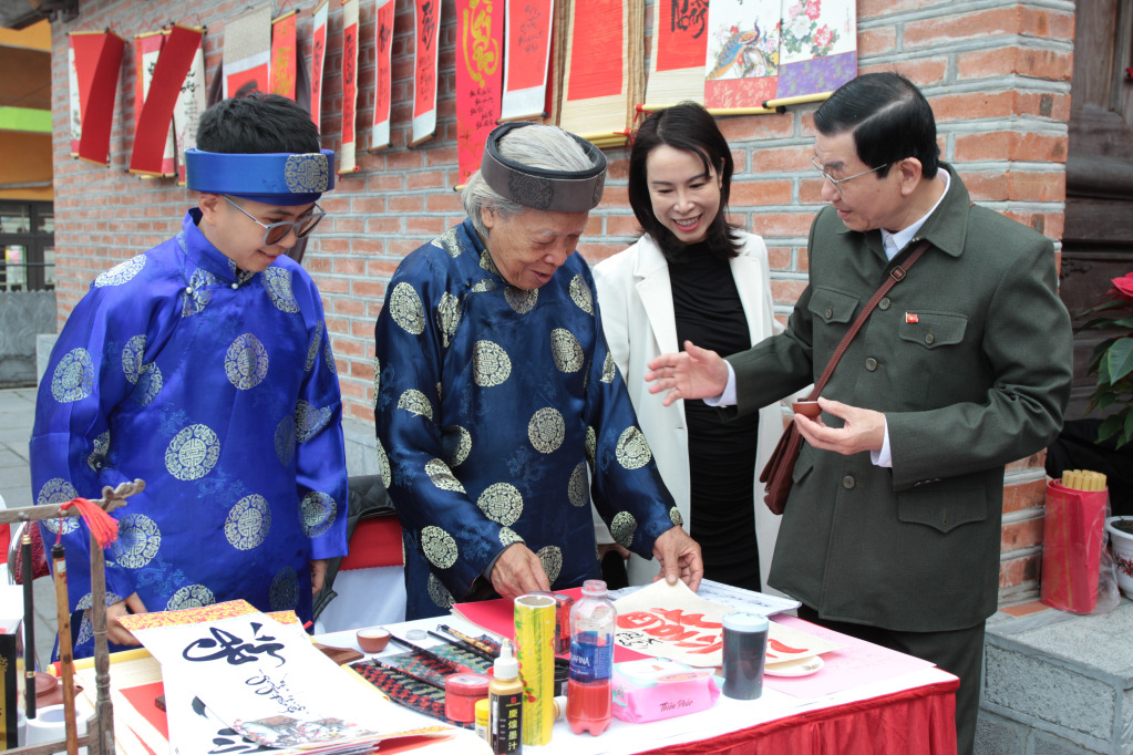 Calligraphy giving is a special traditional custom in Vietnam.