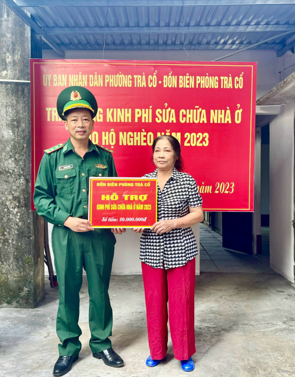 Đồn P Trà Cổ trao kinh phí