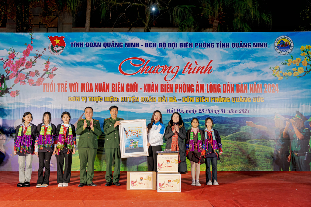 Huyện đoàn Hải Hà - Đồn Biên phòng Quảng Đức phối hợp tổ chức chương trình Tuổi trẻ với mùa xuân biên giới- Xuân Biên phòng ấm lòng dân bản năm 2024.