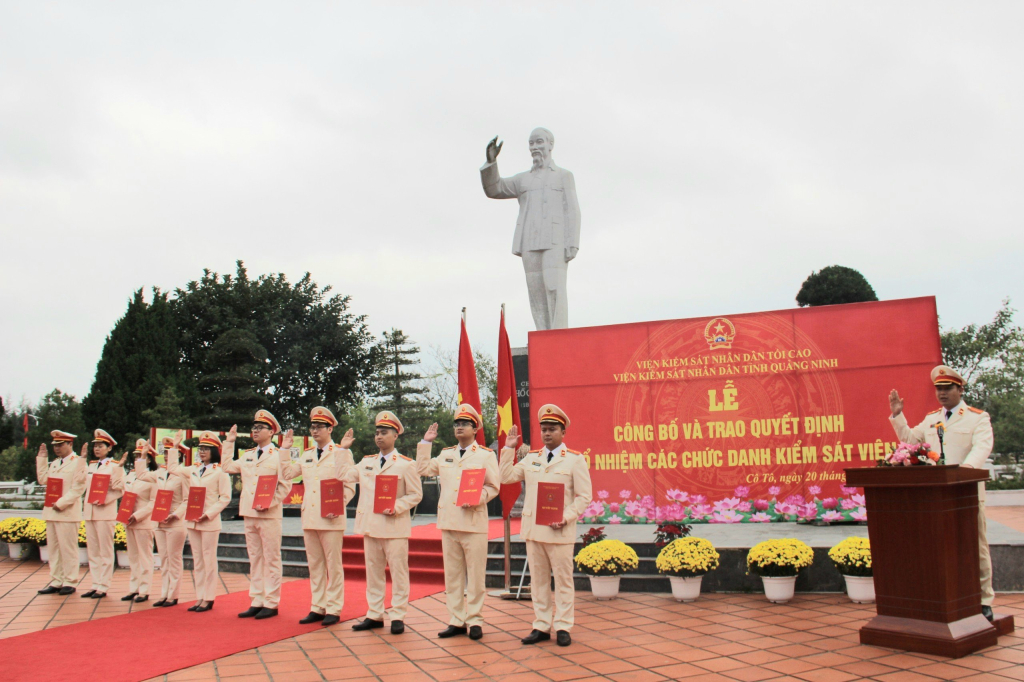 Lễ công bố và trao Quyết định cho 11 công chức được Viện trưởng VKSND tối cao bổ nhiệm chức danh Kiểm sát viên tại Di tích Quốc gia đặc biệt – Khu lưu niệm Chủ tịch Hồ Chí Minh (huyện Cô Tô)