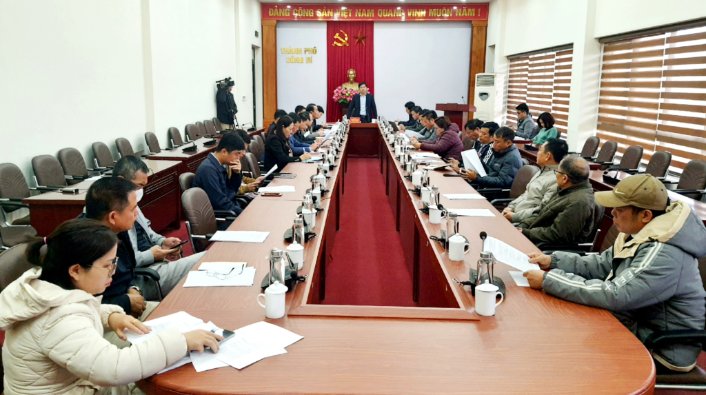 Thành phố Uông Bí gặp gỡ các cơ sở tiểu thủ công nghiệp có nhu cầu di dời vào cụm công nghiệp Phương Nam.
