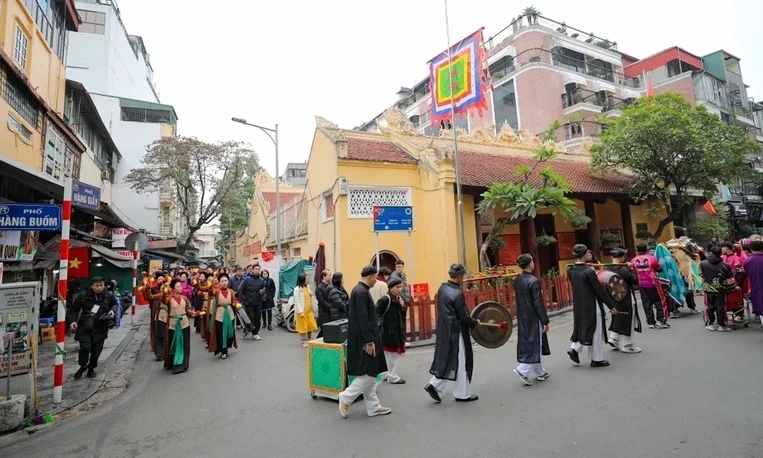 In Pictures: Hanoi opens activities to welcome Lunar New Year