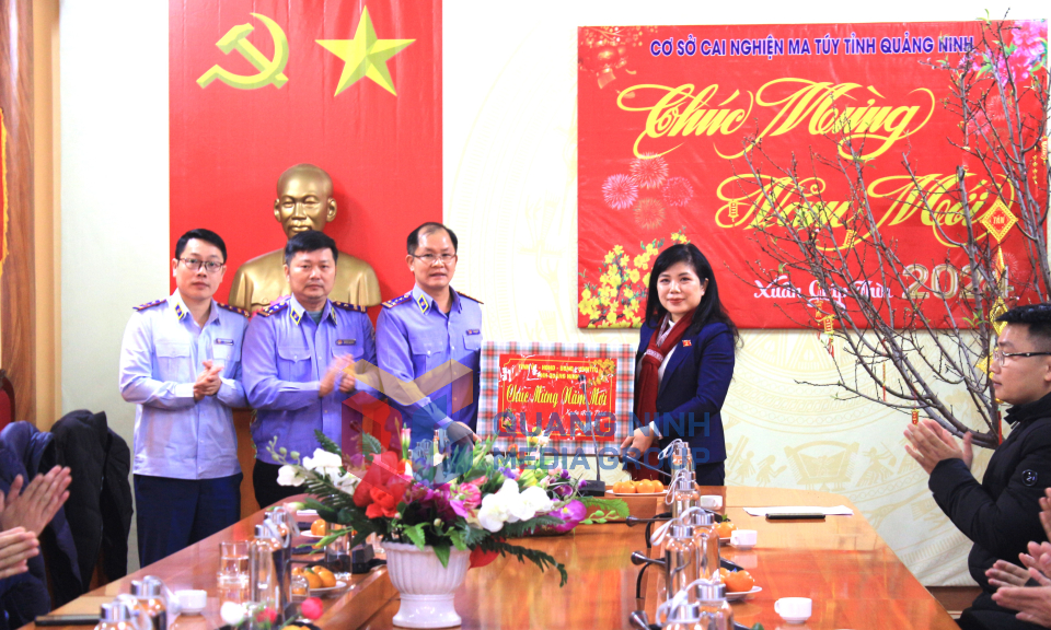 Đoàn Đại biểu Quốc hội tỉnh thăm, tặng quà Tết Giáp Thìn, tháng 1-2024