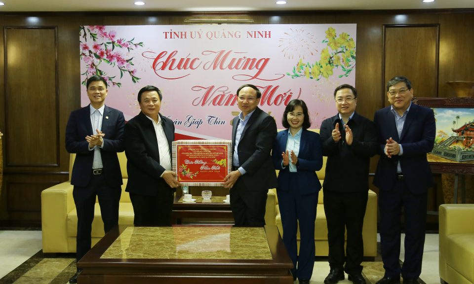 Đồng chí Nguyễn Xuân Thắng, Ủy viên Bộ Chính trị, Giám đốc Học viện Chính trị Quốc gia Hồ Chí Minh thăm, chúc Tết tỉnh Quảng Ninh