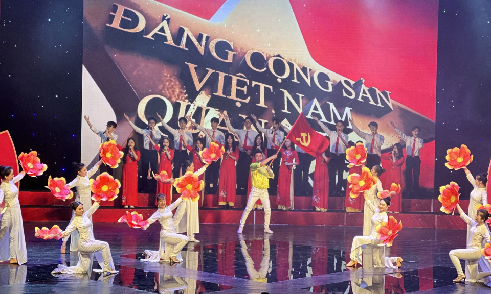 Chương trình nghệ thuật "Tuổi Xuân dâng Đảng"