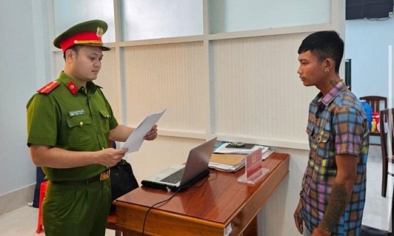 Vừa ra tù lại bị bắt vì giao cấu trẻ em