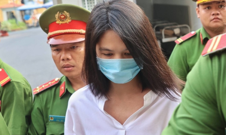 Ngọc Trinh lĩnh một năm tù treo