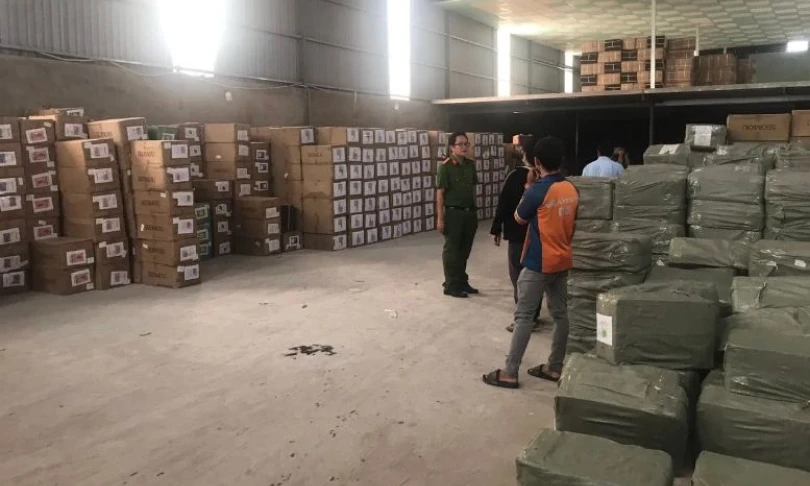 Liên ngành phát hiện, tạm giữ 49 tấn mỹ phẩm không rõ nguồn gốc xuất xứ