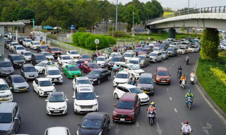 Từ 6/2, sân bay Nội Bài, Tân Sơn Nhất thu phí không dừng