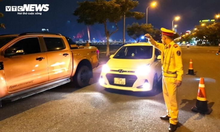 Không bật xi nhan khi chuyển hướng có thể bị xử phạt bao nhiêu tiền?