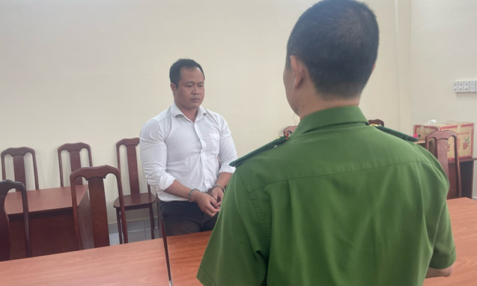 Chuyên viên Thanh tra giám sát Ngân hàng Nhà nước lừa đảo chiếm đoạt tài sản
