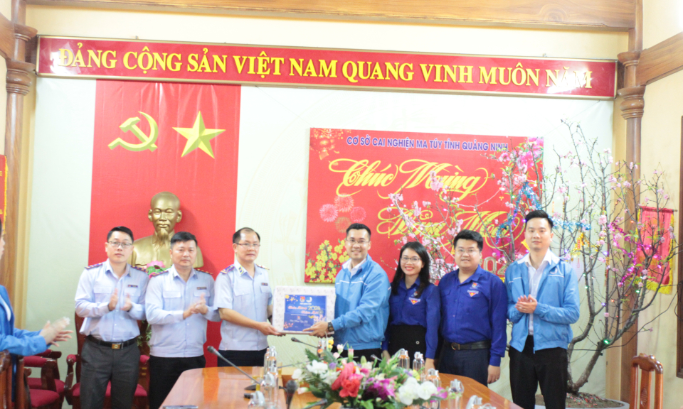 Tỉnh Đoàn thăm, chúc Tết Cơ sở Cai nghiện ma tuý Quảng Ninh