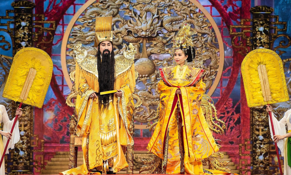 Đường đua vũ trụ hài Tết