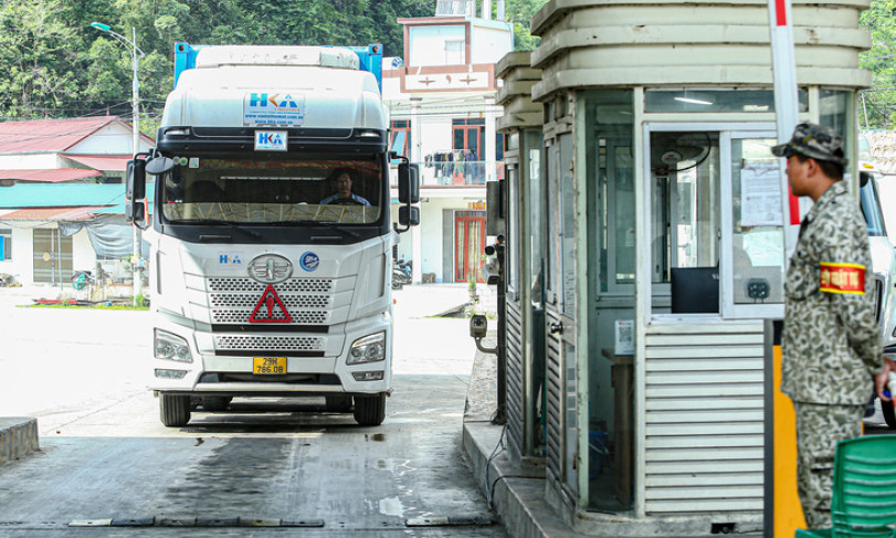 Nhiều cửa khẩu nghỉ Tết, tạm dừng thông quan với Trung Quốc