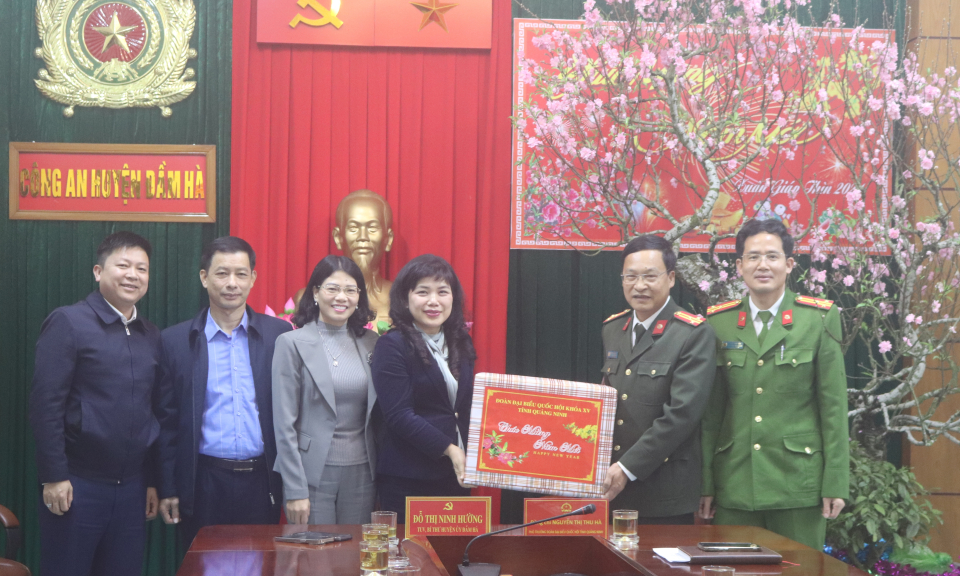 Phó Trưởng Đoàn ĐBQH tỉnh thăm, chúc Tết lãnh đạo, cán bộ, chiến sỹ Công an huyện Đầm Hà
