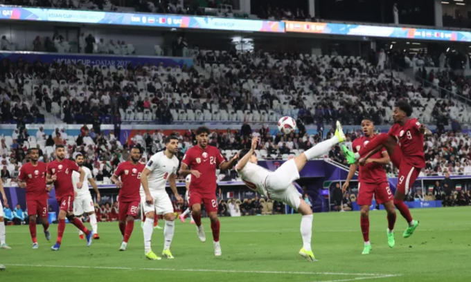 Qatar thắng ngược Iran để vào chung kết Asian Cup