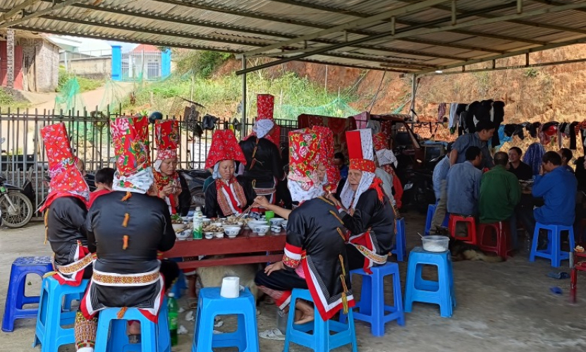 Dao people in Binh Lieu enjoy early Tet