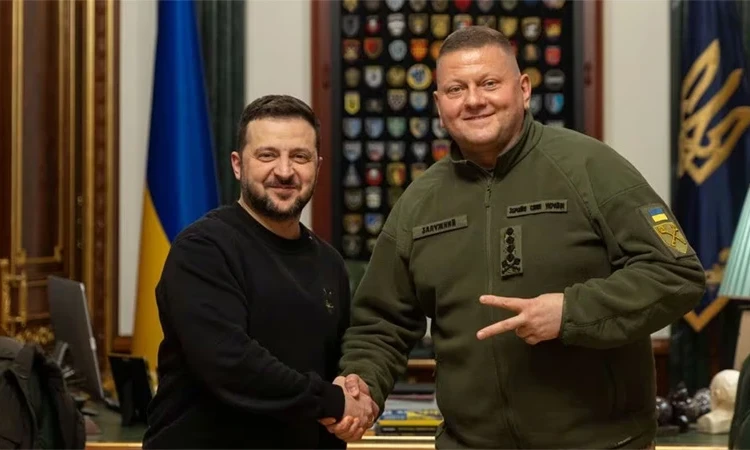 Tổng thống Ukraine thay Tổng tư lệnh quân đội