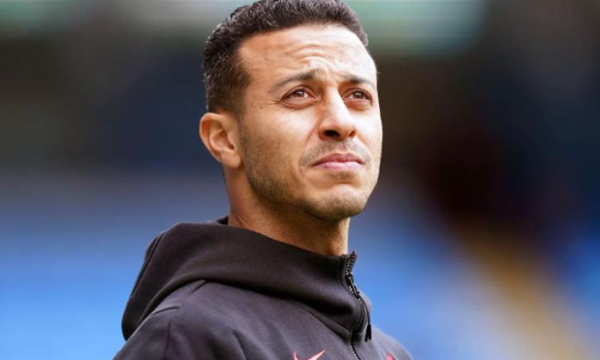 Ra sân cho Liverpool sau 9 tháng, Thiago lại dính chấn thương