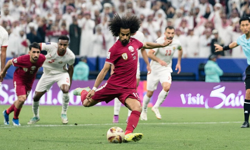 Hat-trick trên chấm penalty của Akram Afif giúp Qatar đánh bại Jordan 3-1, trong trận chung kết Asian Cup 2023 trên sân nhà.