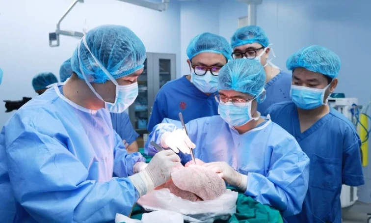 Hơn 150 thầy thuốc lập kỳ tích về ghép tạng trong ngày Tết Giáp Thìn