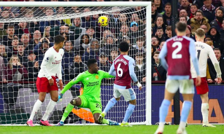 Man Utd thắng Aston Villa nhờ bàn muộn