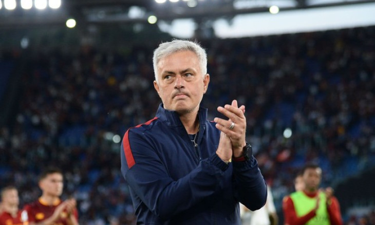 Mourinho học tiếng Đức, sẵn sàng giải cứu Bayern Munich