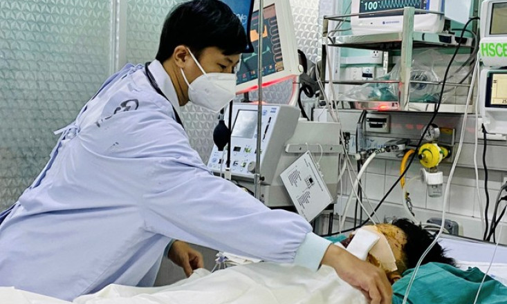 Đốt pháo nổ đầu năm mới: Người tử vong, người nguy cơ mù vĩnh viễn