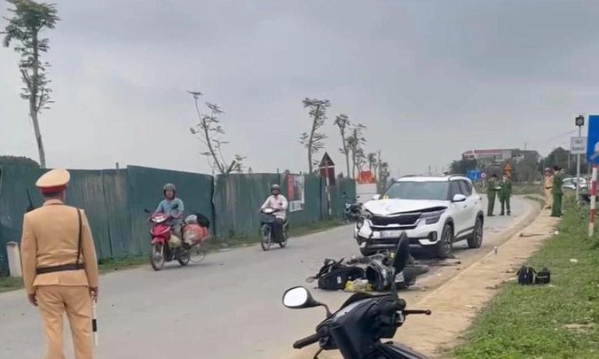 Ôtô lấn làn, tông cặp vợ chồng đi xe máy tử vong