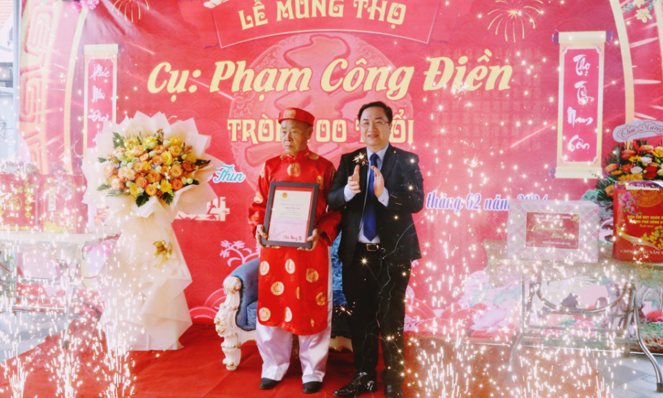 Mừng thọ ngày xuân - Nét đẹp truyền thống hiếu nghĩa