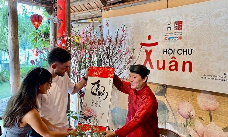 Hành trình khẳng định nét đẹp thư pháp chữ Việt