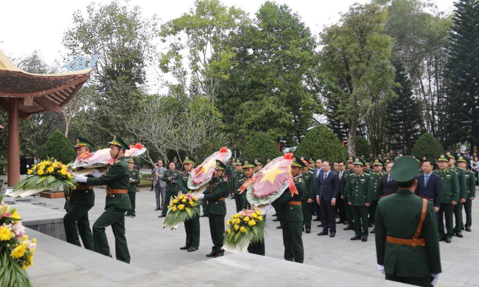 Đoàn đại biểu tỉnh Quảng Ninh, Bộ Tư lệnh BĐBP, Bộ Tư lệnh Quân khu 3 dâng hương tại Khu di tích lịch sử quốc gia Pò Hèn