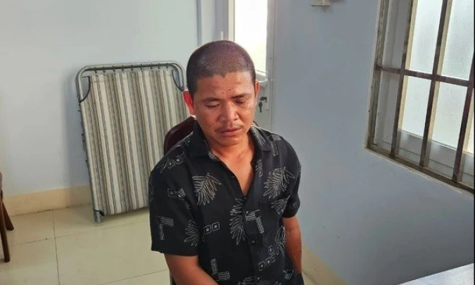 Đâm chết người tình của mẹ lúc rạng sáng vì bị cằn nhằn