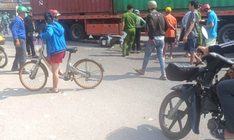 Va chạm xe đầu kéo ở Đồng Nai, bé gái tử vong tại chỗ