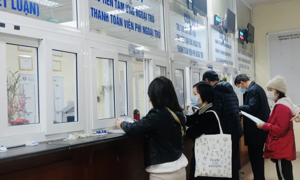 Từ nay người dân đi khám, chữa bệnh không cần mang thẻ BHYT