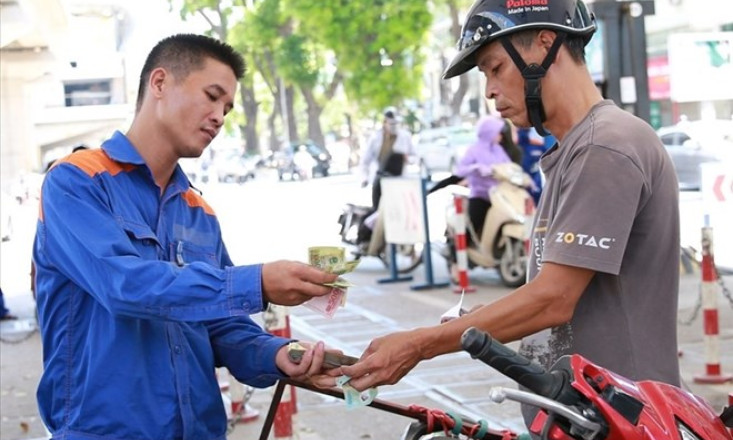 Giá xăng đồng loạt giảm từ chiều nay